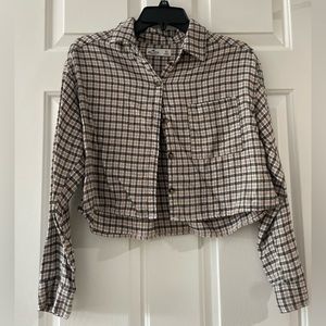 Flannel, cropped, good condition, worn a couple times. No stains, no smells